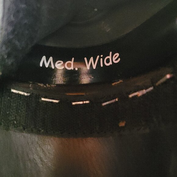 Crosby  18" Monoflap Dressage Saddle with Opti-fit Interchangeable Gullet - Picture 13 of 15